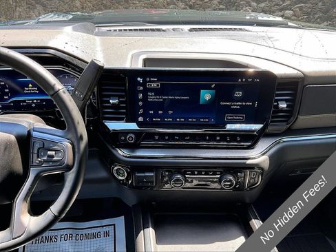 Used 2024 Chevrolet Silverado 2500 ZR2 w/ Technology Package AWD/4WD image 6