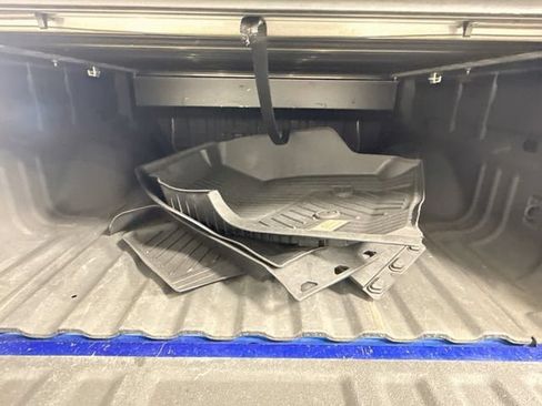 Used 2018 GMC Canyon SLE w/ SLE Convenience Package AWD/4WD image 24