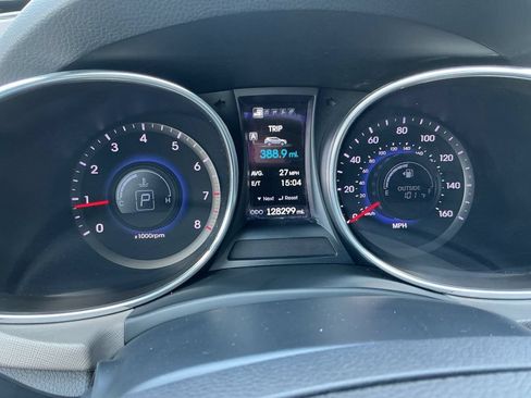 Used 2013 Hyundai Santa Fe Sport w/ Technology Pkg AWD/4WD image 2
