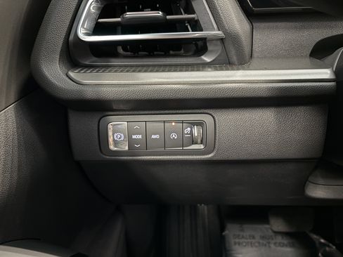 Used 2026 Chevrolet Traverse LT AWD/4WD image 24