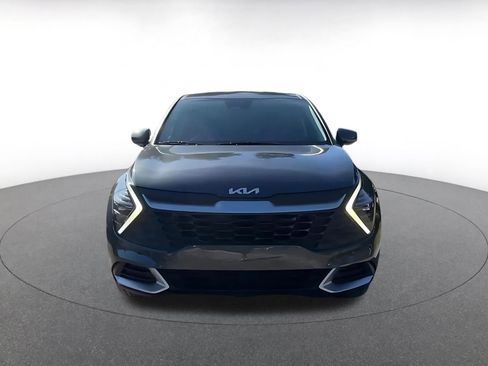 Used 2025 Kia Sportage LX image 3