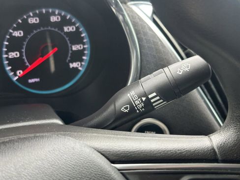 Used 2018 Chevrolet Malibu LT image 16