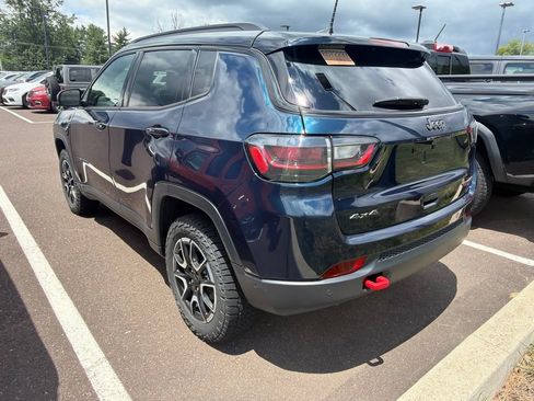 Used 2024 Jeep Compass Trailhawk w/ Trailhawk Elite Group AWD/4WD image 8