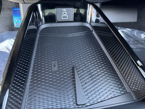 Used 2025 Ford Mustang Mach-E Premium w/ Sport Appearance Package image 27