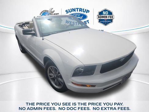 Used 2005 Ford Mustang Convertible RWD image 1