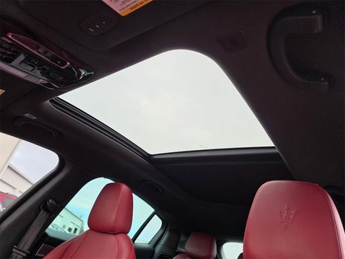 Used 2023 Maserati Grecale Modena image 23