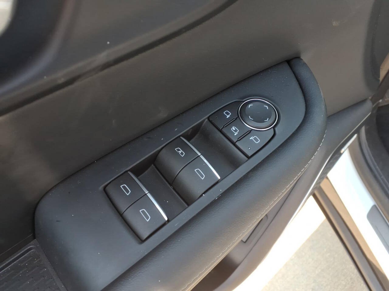 Used 2026 Buick Enclave Sport Touring FWD image 17
