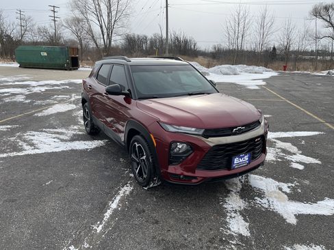 Used 2023 Chevrolet TrailBlazer RS w/ Sun and Liftgate Package image 8
