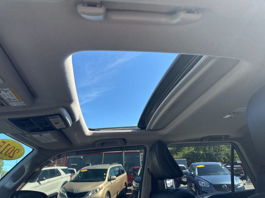 Used 2015 Toyota 4Runner Limited AWD/4WD image 29