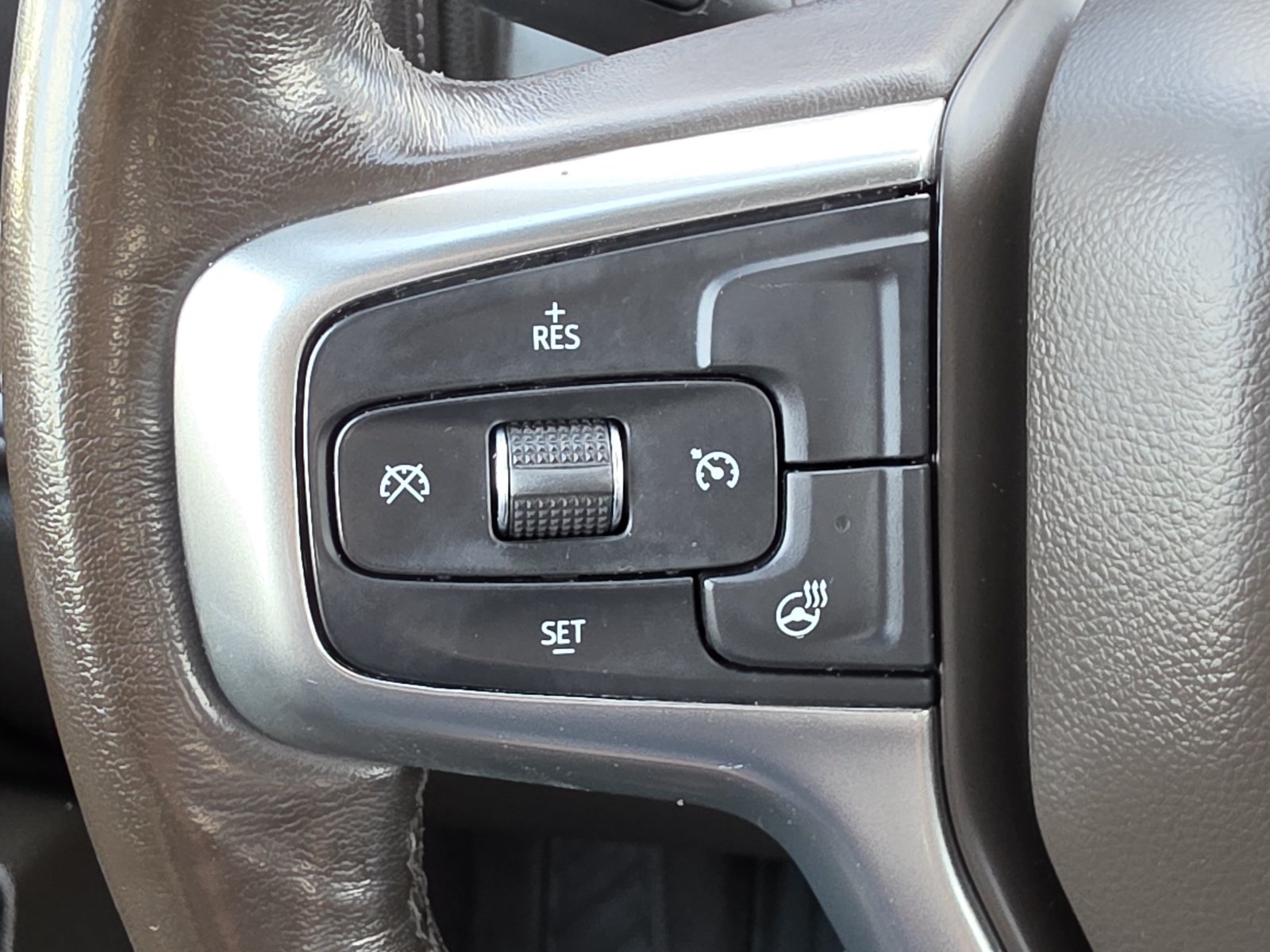 Used 2021 Chevrolet Silverado 1500 LT AWD/4WD image 23