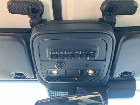 Certified 2025 Ford Bronco Heritage Edition AWD/4WD image 13