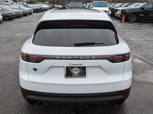 Used 2023 Porsche Cayenne Platinum Edition image 8