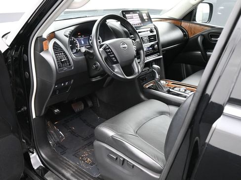 Used 2023 Nissan Armada SL w/ Captain's Chairs Package RWD image 2