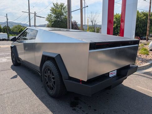 Used 2025 Tesla Cybertruck AWD Crew Cab image 6
