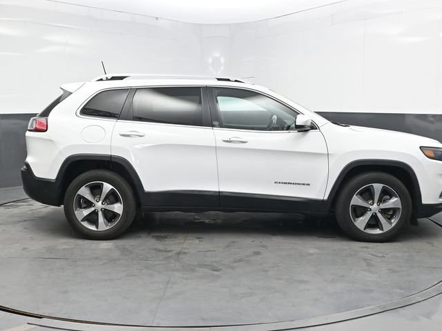 Used 2019 Jeep Cherokee Limited w/ Trailer Tow Group AWD/4WD image 9