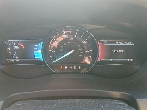 Used 2017 Ford Explorer XLT w/ Equipment Group 202A image 9