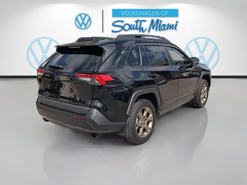 Used 2023 Toyota RAV4 Hybrid Woodland image 7