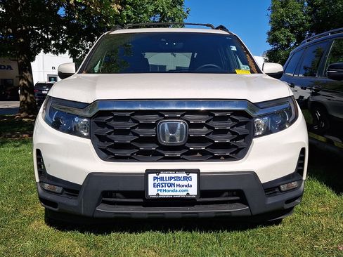 Used 2023 Honda Passport EX-L image 2