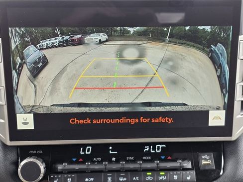 Used 2026 Toyota Tundra Limited w/ Power Package image 17