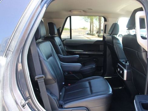 Used 2024 Ford Expedition XLT AWD/4WD image 10