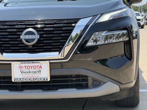 Used 2022 Nissan Rogue SV FWD image 9
