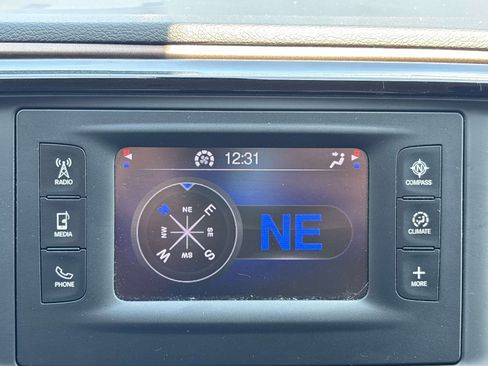 Used 2017 Chrysler Pacifica LX FWD image 21