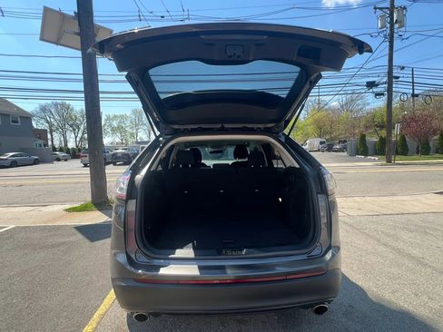 Used 2018 Ford Edge SE image 7