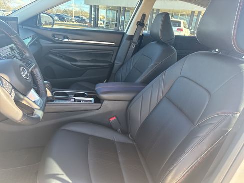 Used 2023 Nissan Altima 2.0 SR image 9