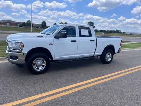 Certified 2024 RAM 2500 Tradesman w/ Chrome Appearance Group AWD/4WD image 10