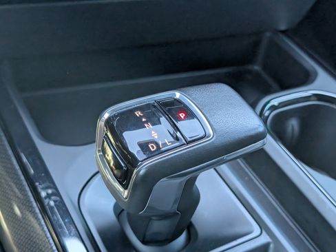 Used 2022 Chevrolet Silverado 1500 ZR2 w/ Technology Package image 21