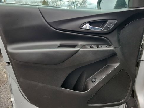 Used 2018 Chevrolet Equinox LT image 18