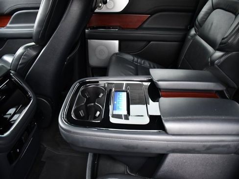 Used 2023 Lincoln Navigator Reserve image 20