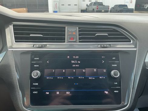 Used 2020 Volkswagen Tiguan SE w/ Panoramic Sunroof Package FWD image 26