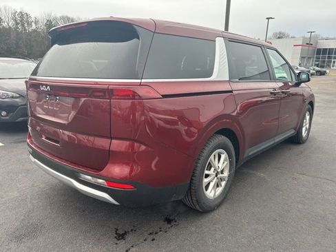 Used 2024 Kia Carnival LX image 4