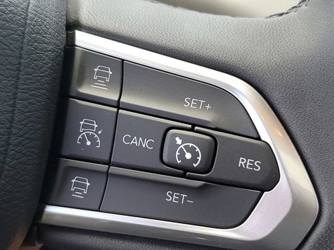 Used 2023 Jeep Compass Limited w/ Sun and Sound Group AWD/4WD image 14