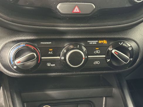 Used 2020 Kia Soul LX image 23