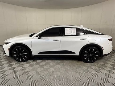 Used 2026 Toyota Crown Platinum AWD/4WD image 3