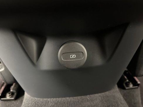 Used 2023 Volvo XC60 B5 Plus w/ Protection Package Premier FWD image 40