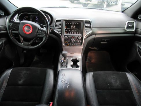 Used 2017 Jeep Grand Cherokee Altitude image 10