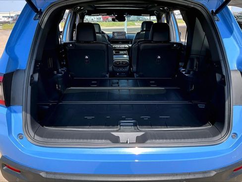 Used 2025 Honda Pilot TrailSport image 32