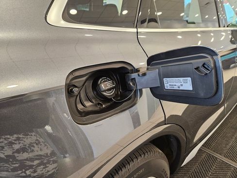 Used 2023 Audi Q5 2.0T Premium w/ Convenience Package image 33