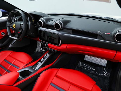 Certified 2023 Ferrari Portofino M image 25