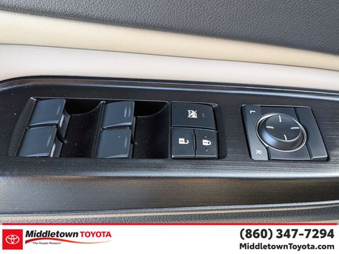 Used 2019 Lexus ES 350 w/ Premium Package image 12