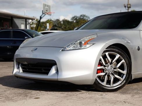 Used 2010 Nissan 370Z Touring image 36