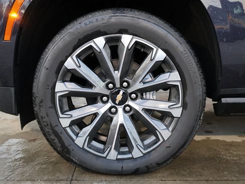 New 2025 Chevrolet Suburban High Country image 50