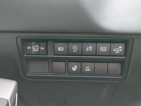 Used 2023 Toyota Tundra Platinum AWD/4WD image 23