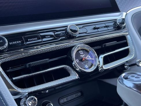 Certified 2025 Bentley Flying Spur Plug-In Hybrid w/ First Edition Specification AWD/4WD image 32