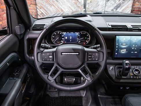 Used 2023 Land Rover Defender 90 X image 31