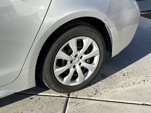 Used 2020 Toyota Corolla LE image 8