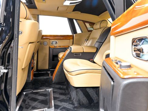 Used 2013 Rolls-Royce Phantom Sedan RWD image 56